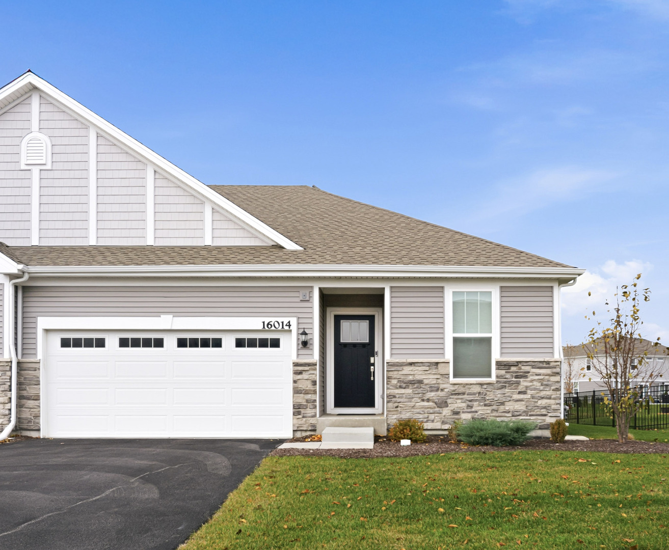 16014 S Crossing Drive, Plainfield, IL 60586