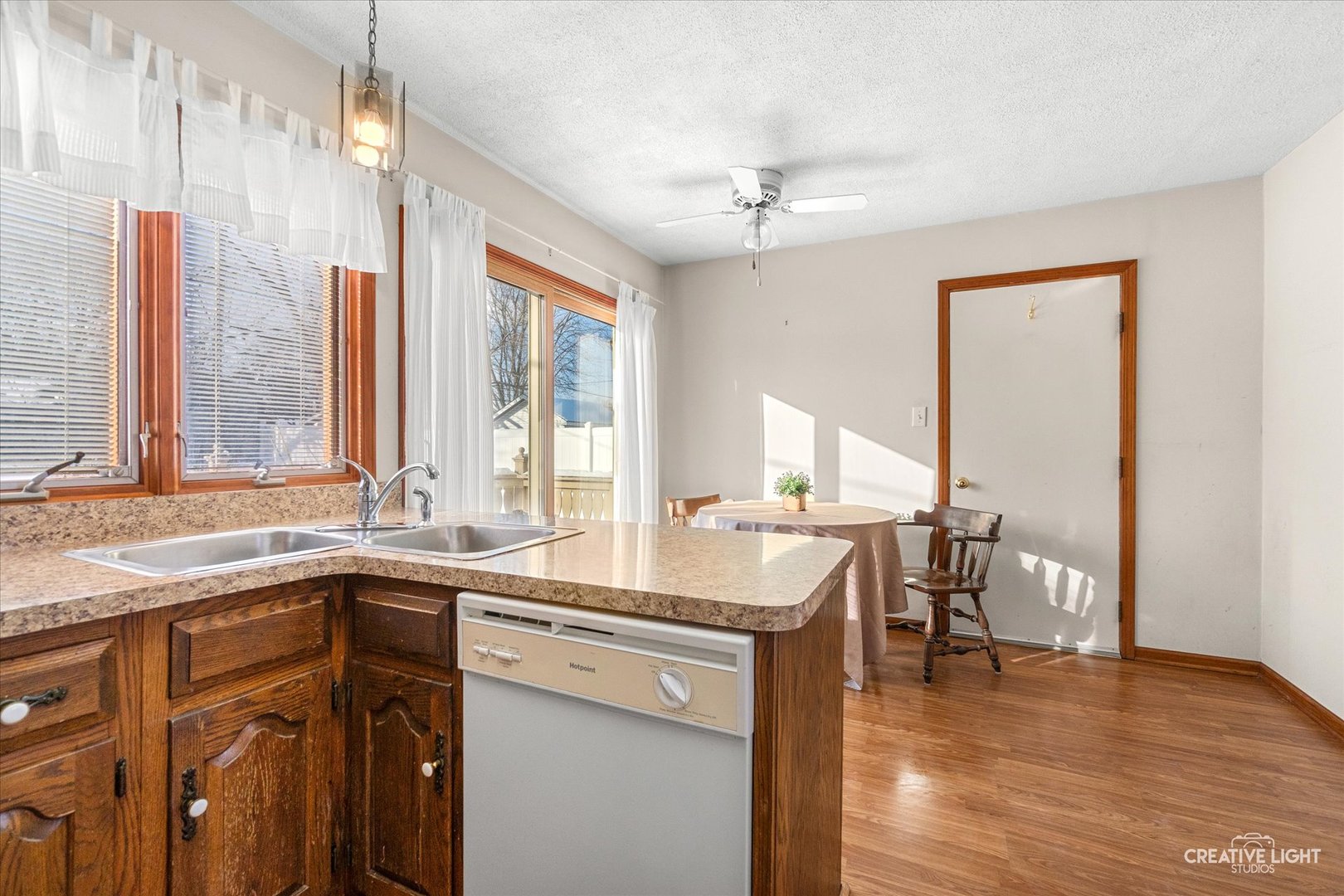 16824 Meadowdale Drive, Oak Forest, IL 60452