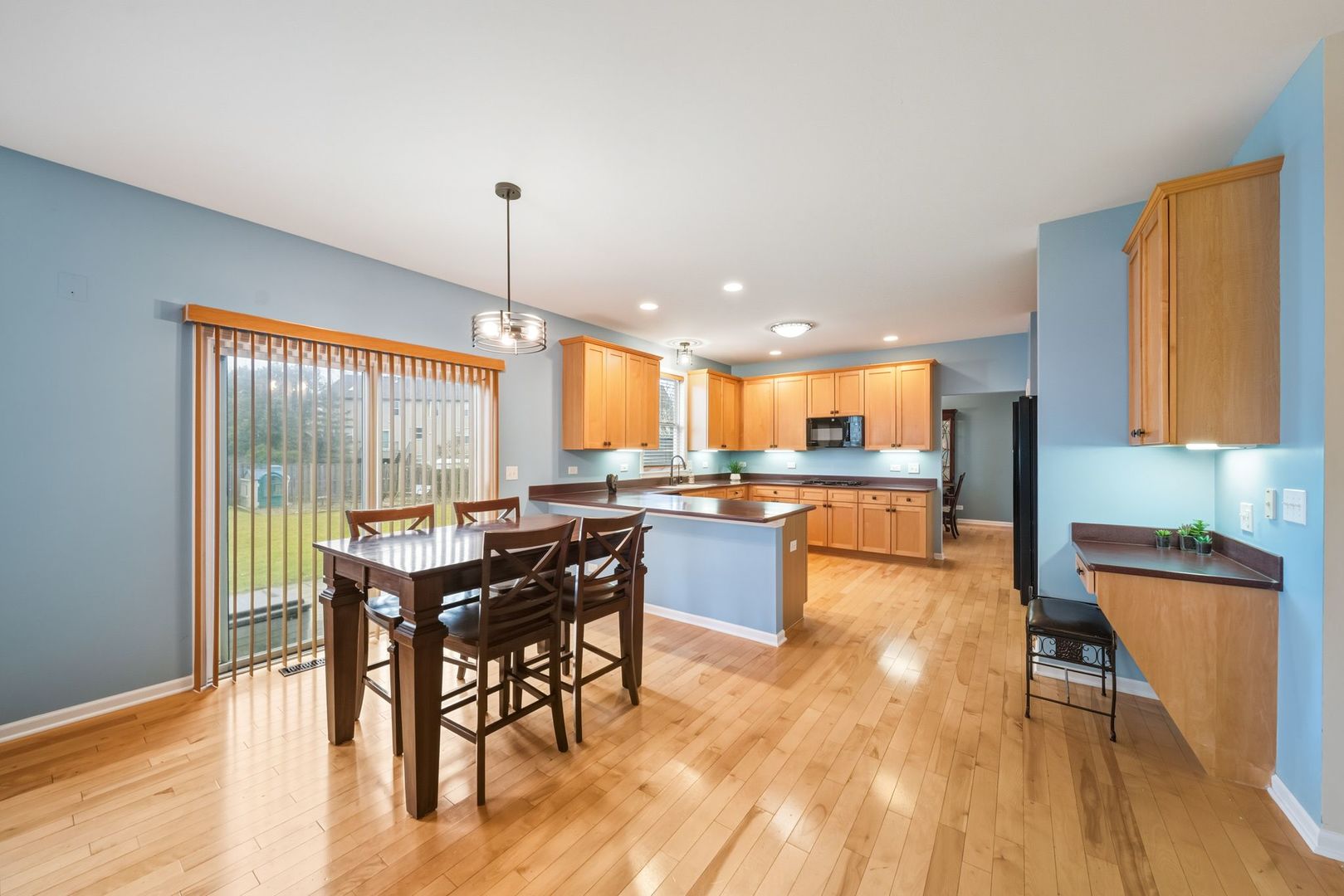 601 Lake Cornish Way, Algonquin, IL 60102