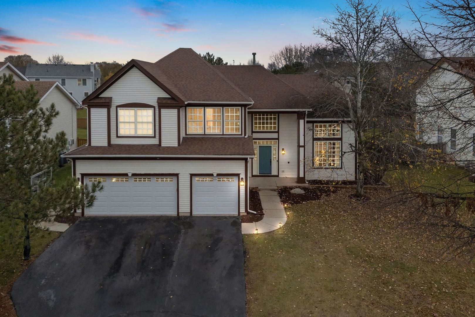 601 Lake Cornish Way, Algonquin, IL 60102