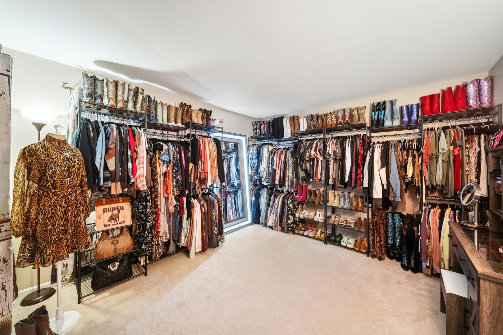 601 Lake Cornish Way, Algonquin, IL 60102