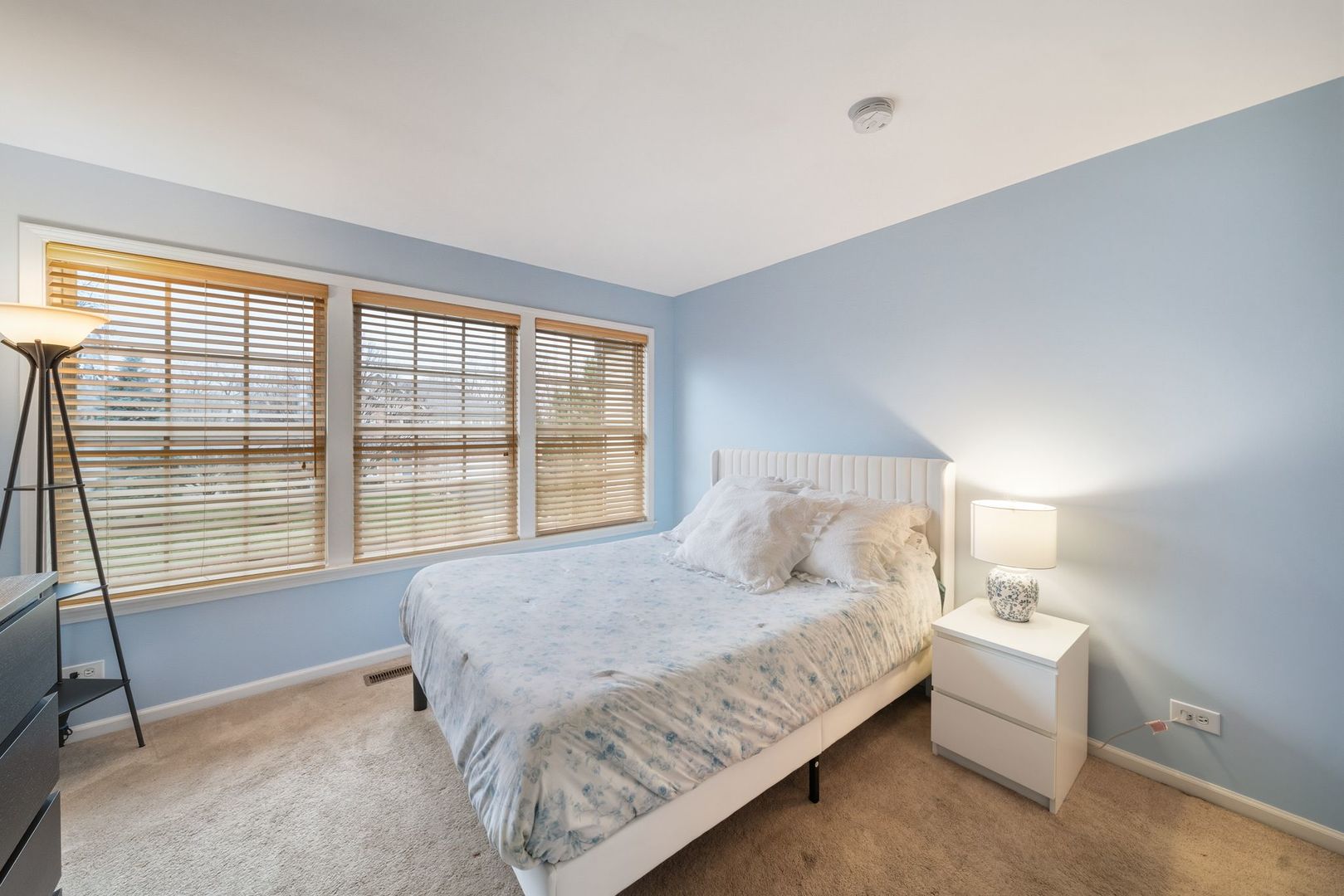 601 Lake Cornish Way, Algonquin, IL 60102