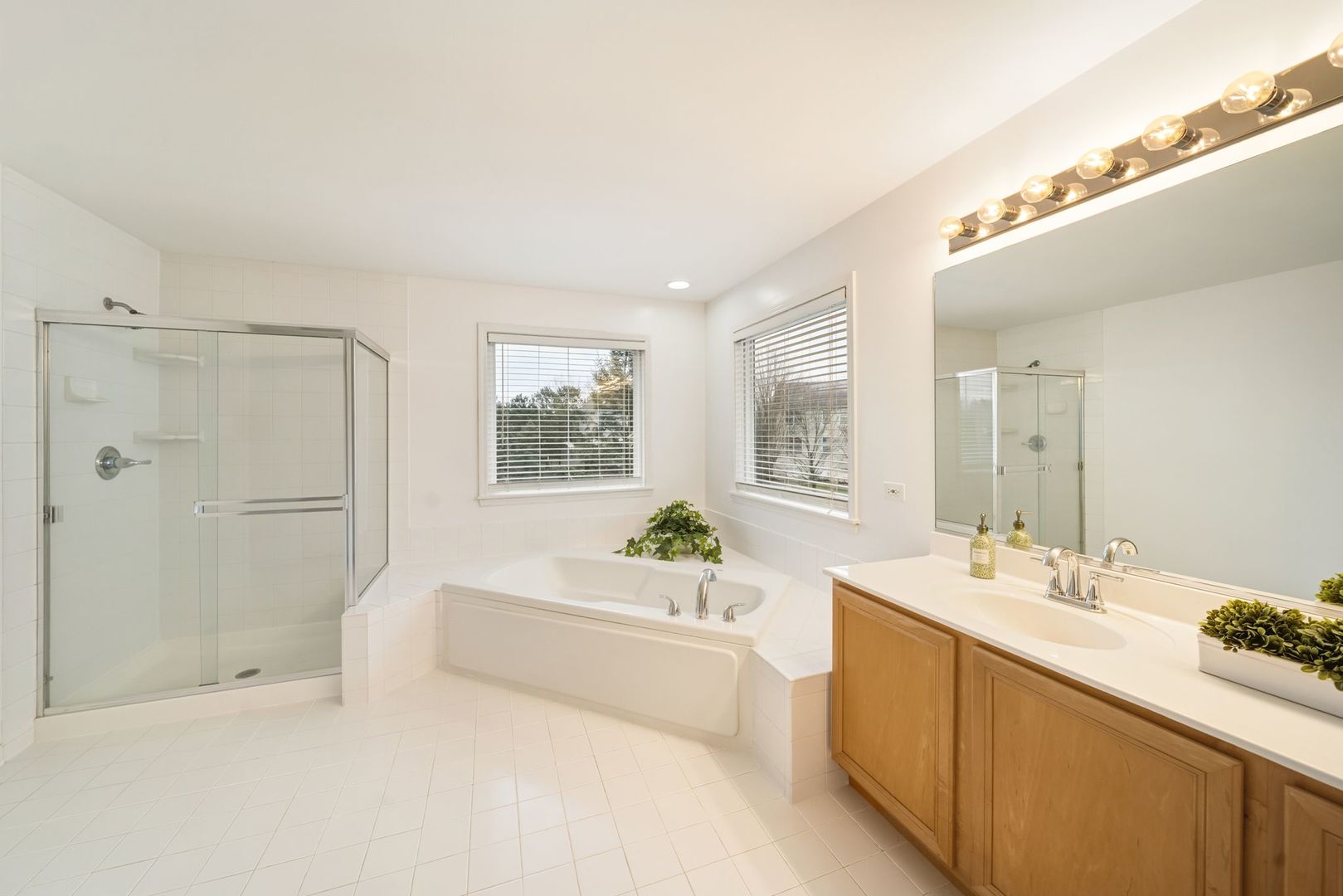 601 Lake Cornish Way, Algonquin, IL 60102