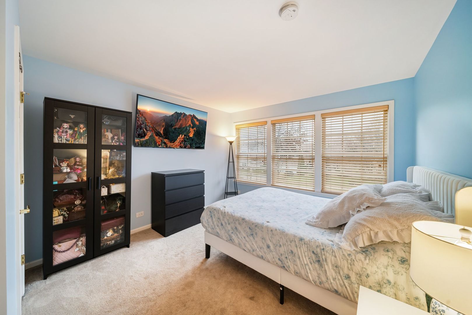 601 Lake Cornish Way, Algonquin, IL 60102