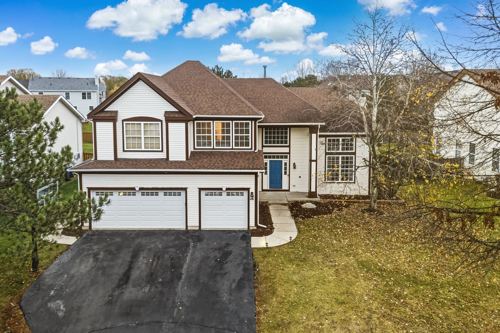 601 Lake Cornish Way, Algonquin, IL 60102