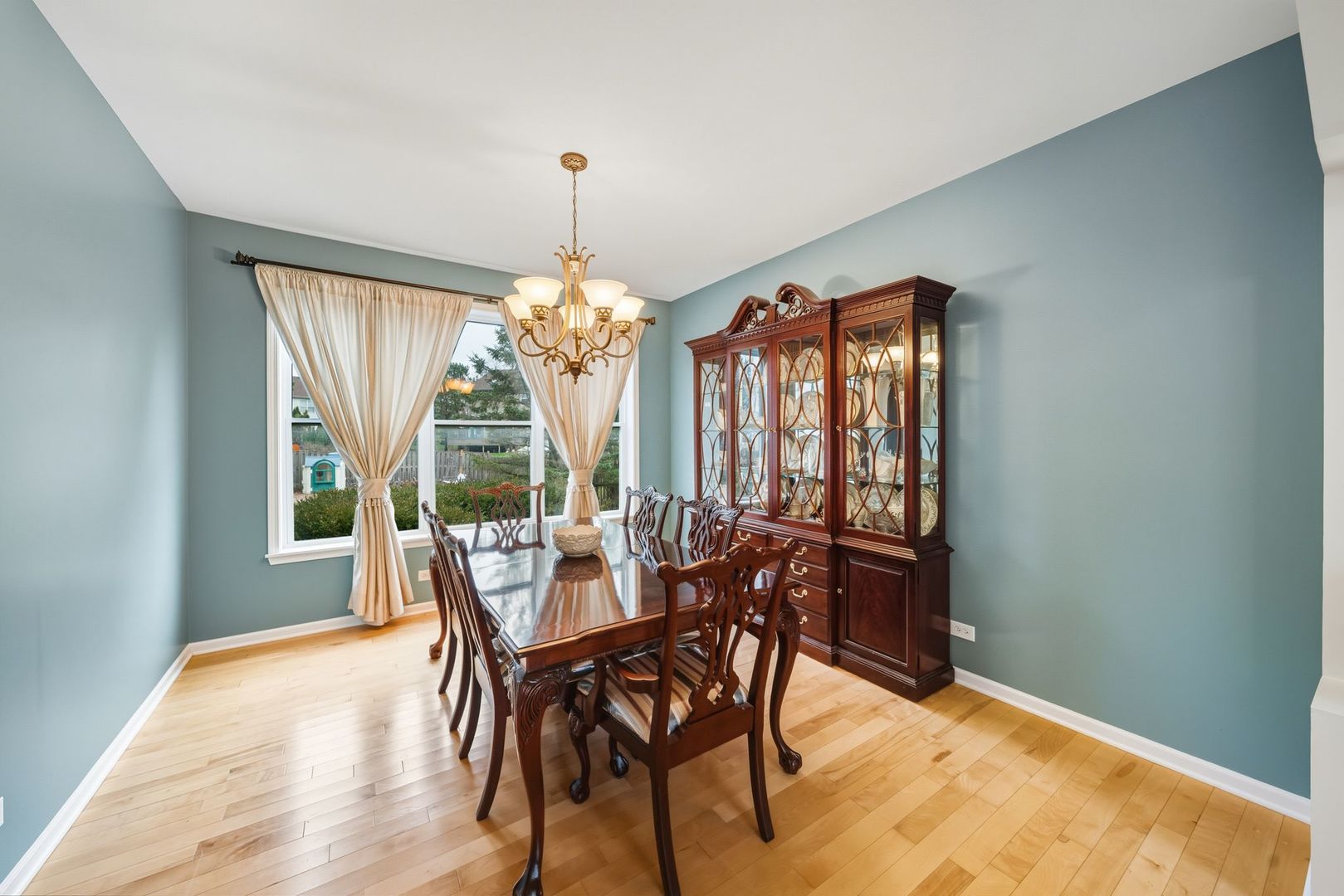 601 Lake Cornish Way, Algonquin, IL 60102