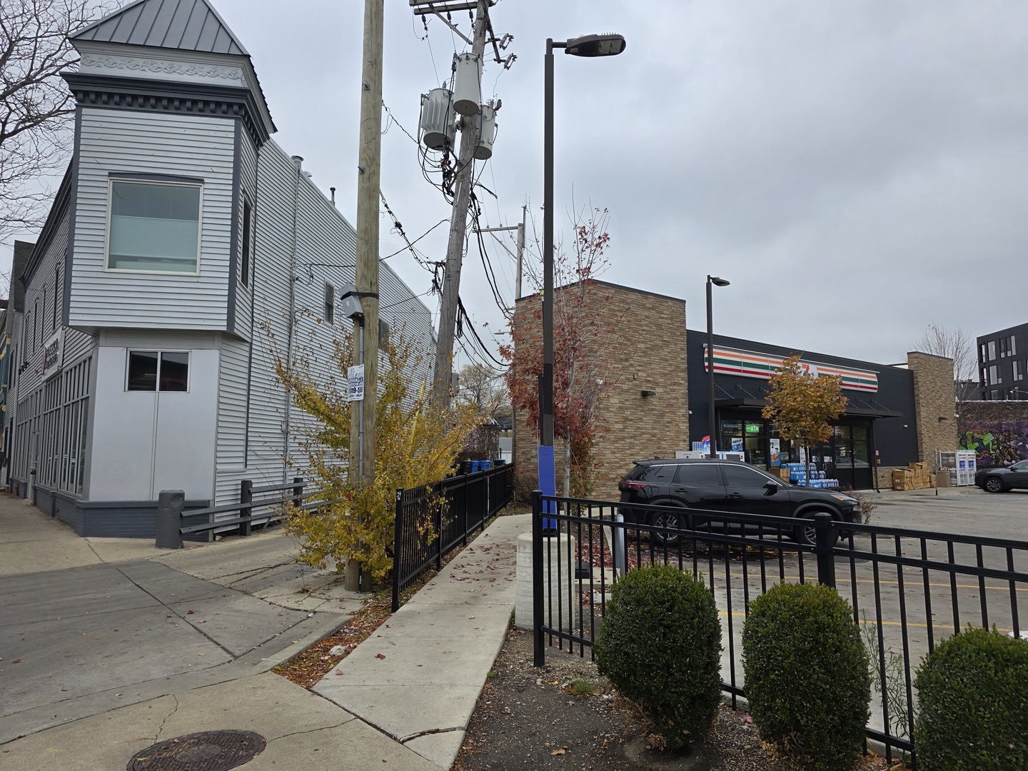 2329 W Belmont Avenue, Chicago, IL 60618