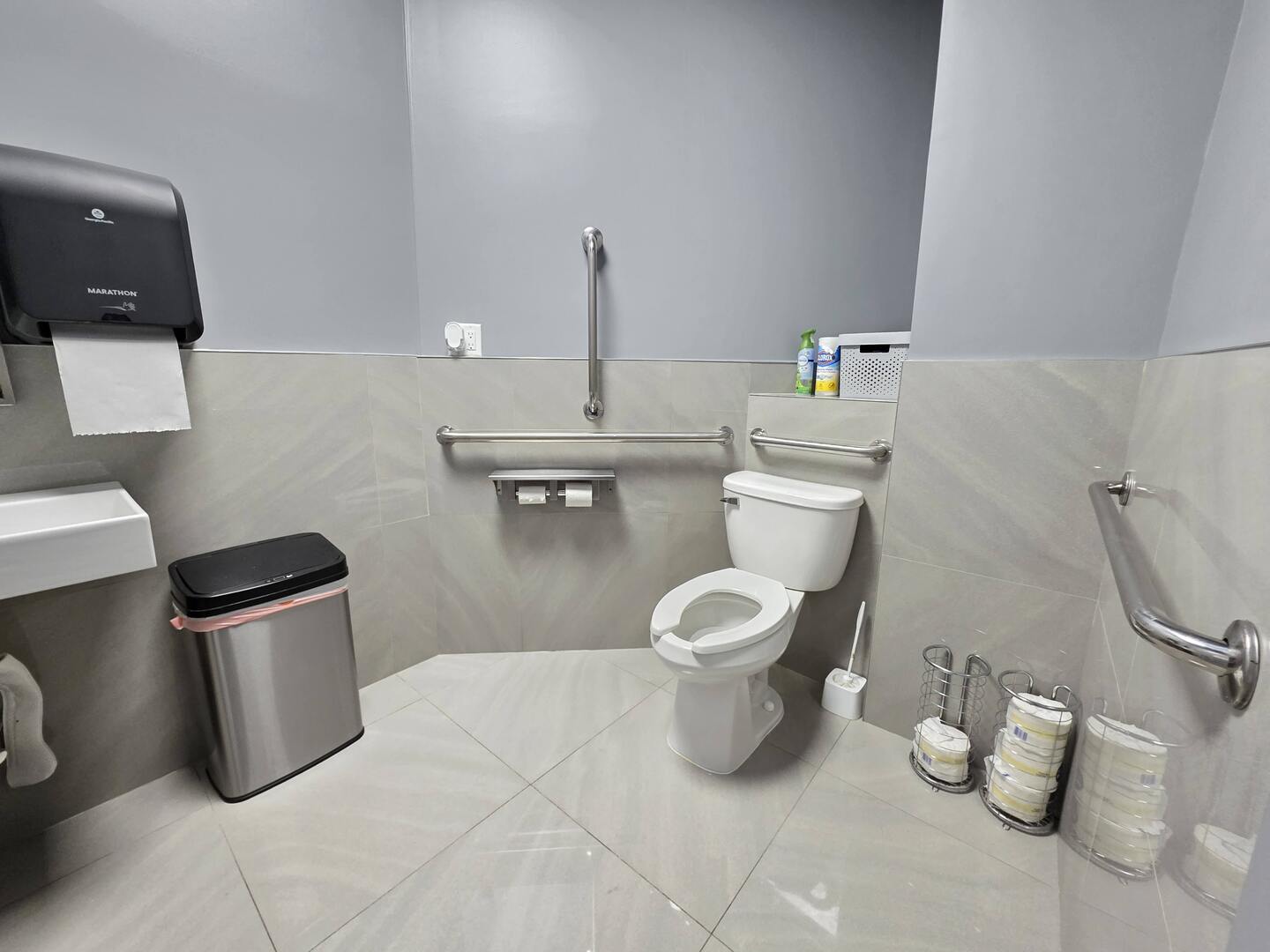 2329 W Belmont Avenue, Chicago, IL 60618