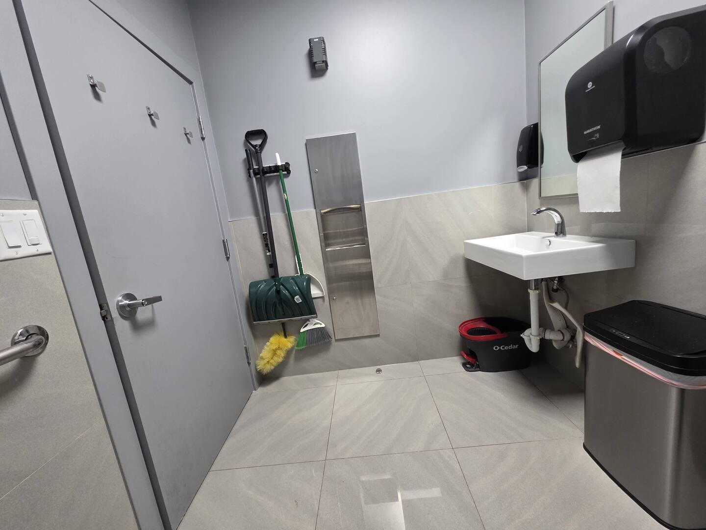 2329 W Belmont Avenue, Chicago, IL 60618