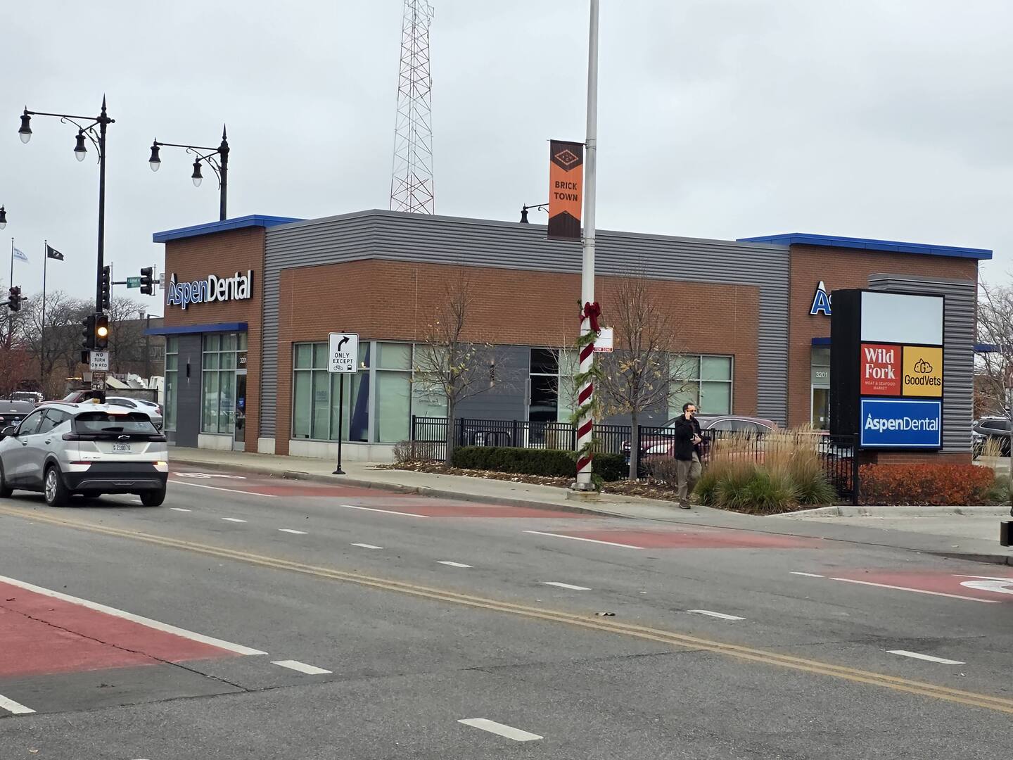 2329 W Belmont Avenue, Chicago, IL 60618