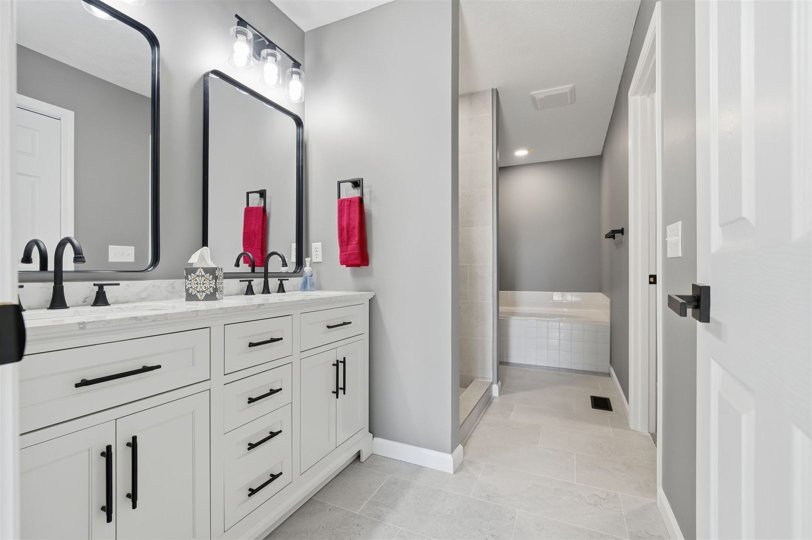 2702 Westbrook Drive, Bloomington, IL 61705