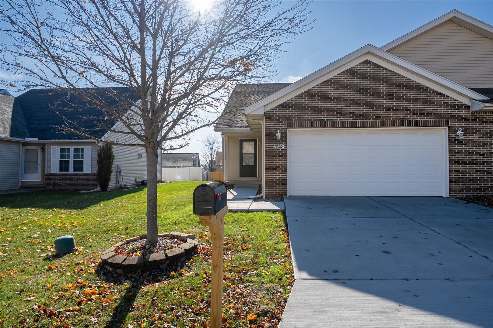 2702 Westbrook Drive, Bloomington, IL 61705