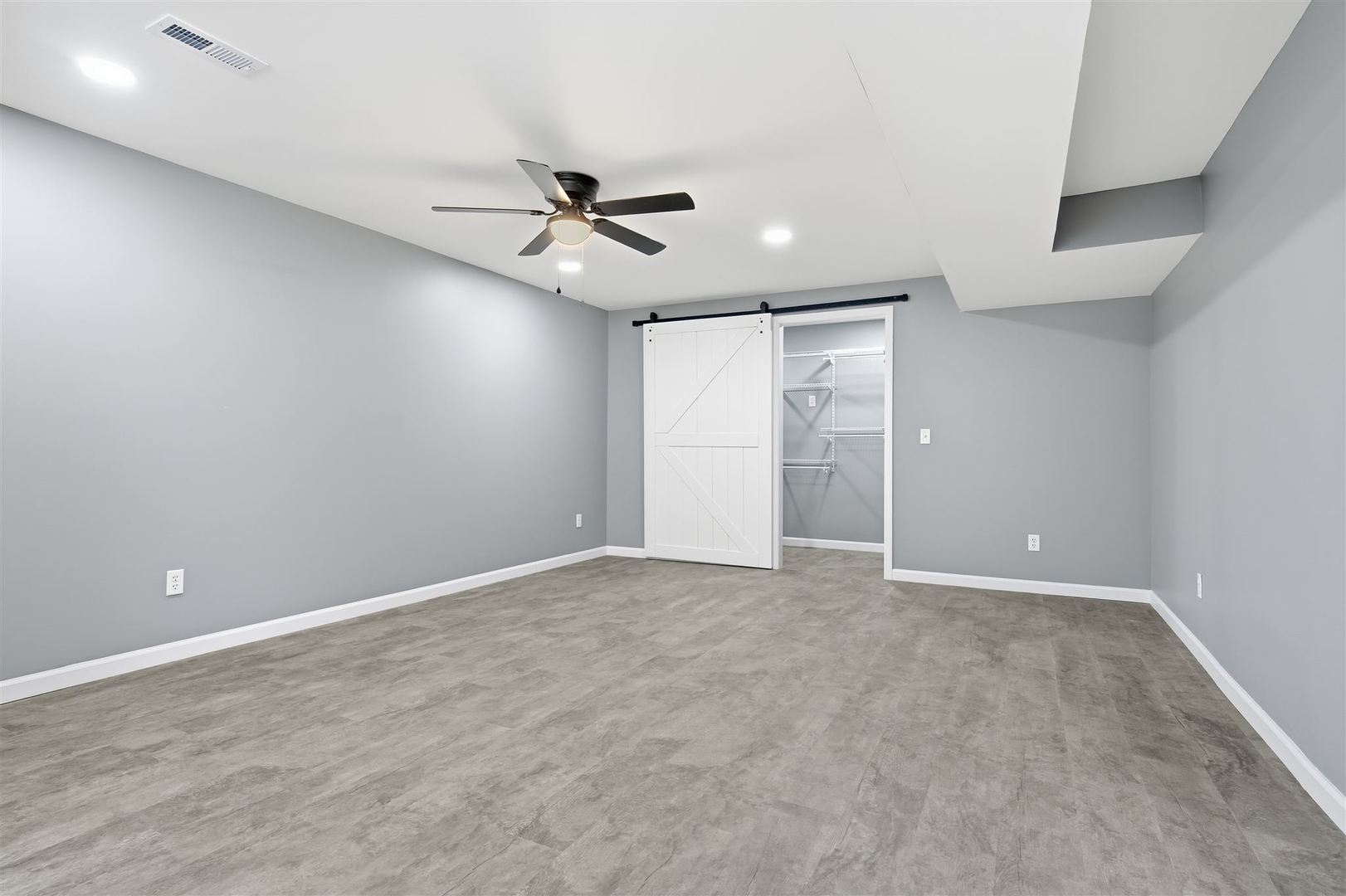 2702 Westbrook Drive, Bloomington, IL 61705