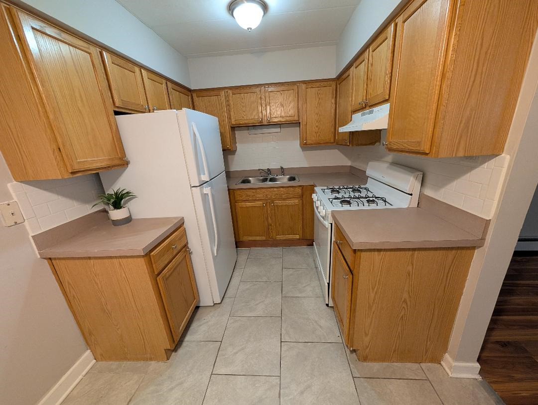 12715 S La Crosse Avenue #104, Alsip, IL 60803