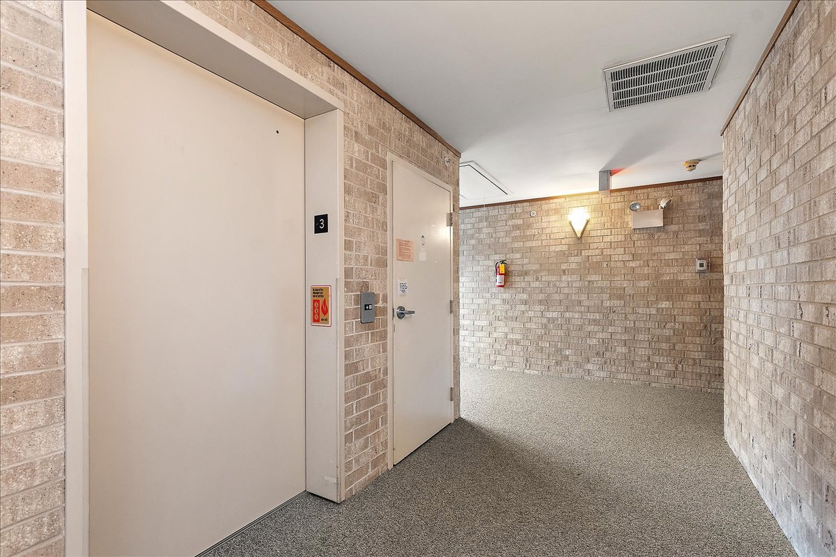 4530 W 93rd Street #3B, Oak Lawn, IL 60453