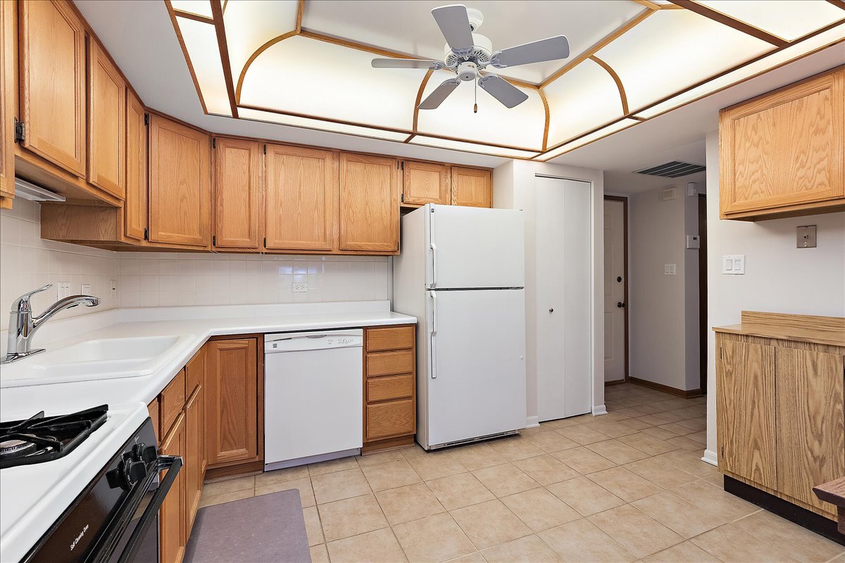 4530 W 93rd Street #3B, Oak Lawn, IL 60453