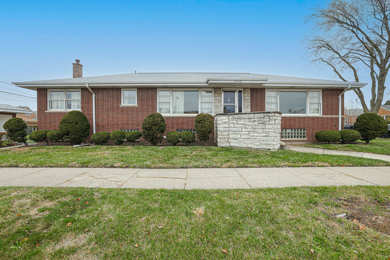 5556 S Tripp Avenue, Chicago, IL 60629