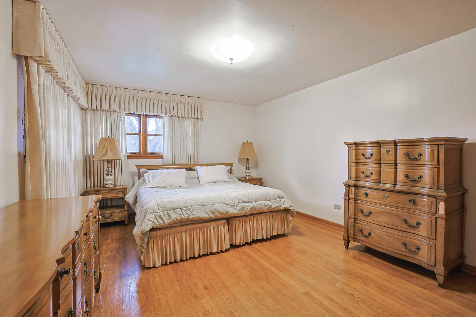 5556 S Tripp Avenue, Chicago, IL 60629