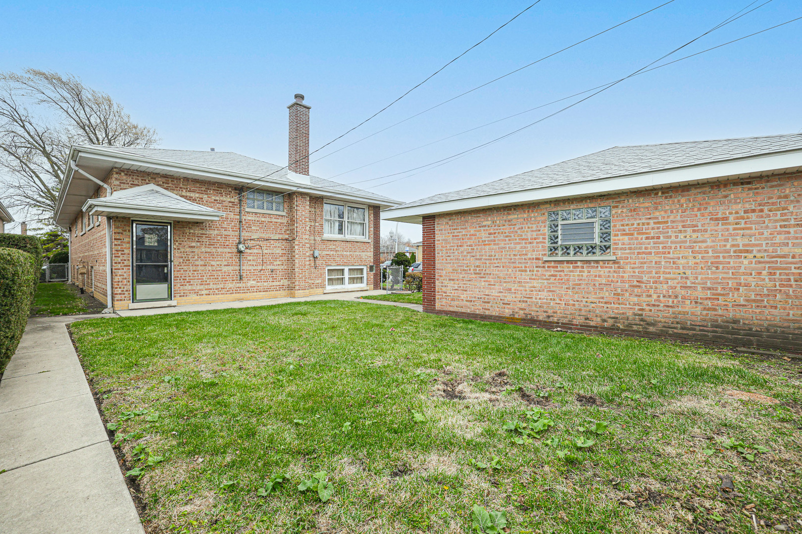 5556 S Tripp Avenue, Chicago, IL 60629