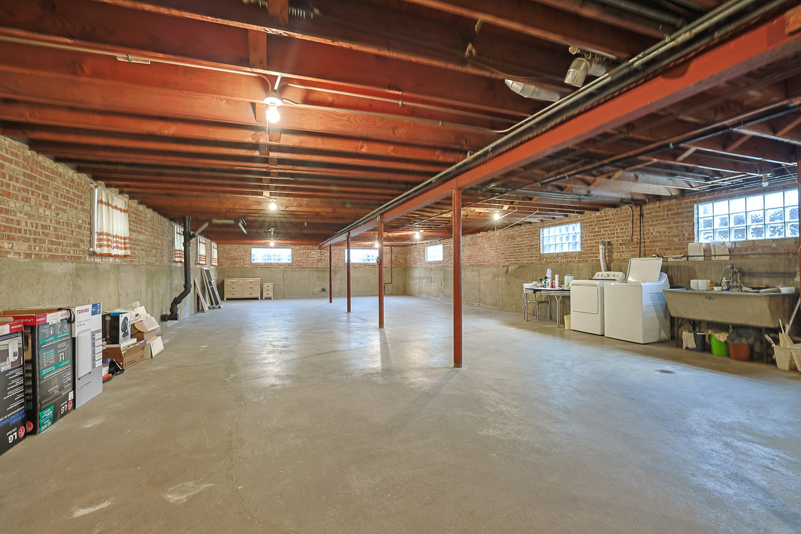 5556 S Tripp Avenue, Chicago, IL 60629