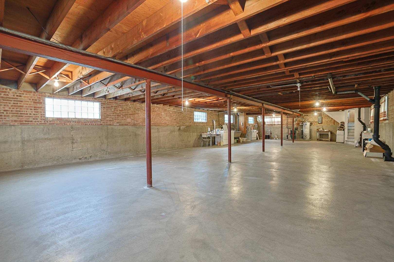 5556 S Tripp Avenue, Chicago, IL 60629