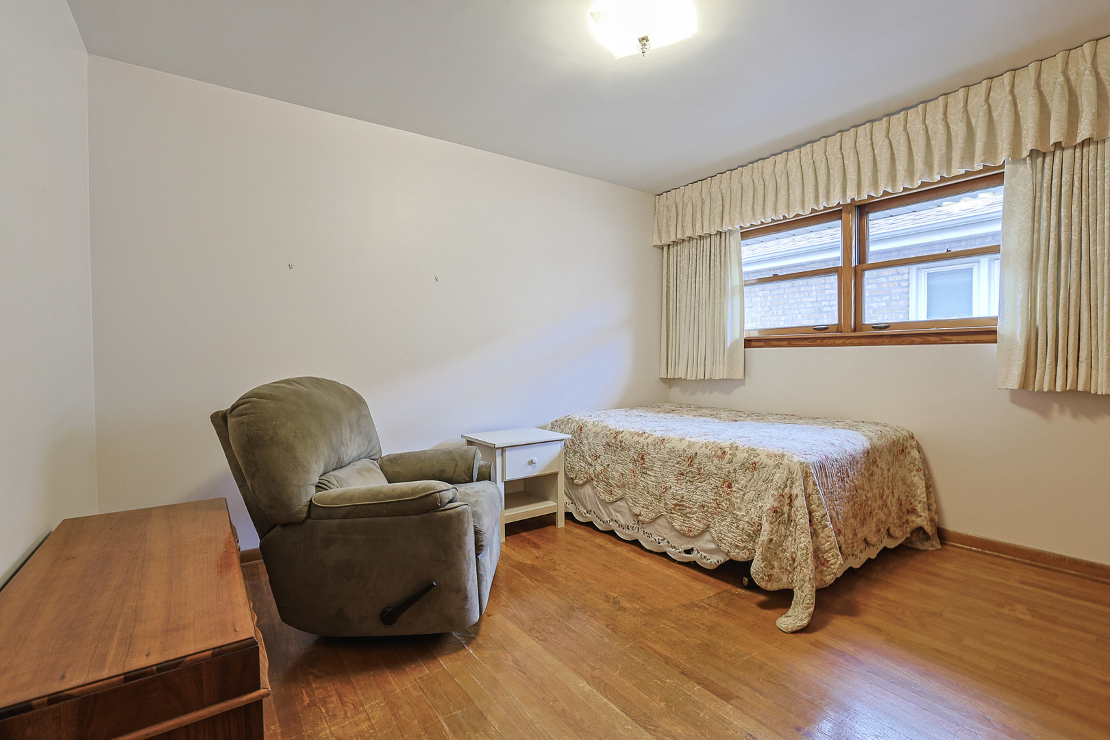 5556 S Tripp Avenue, Chicago, IL 60629