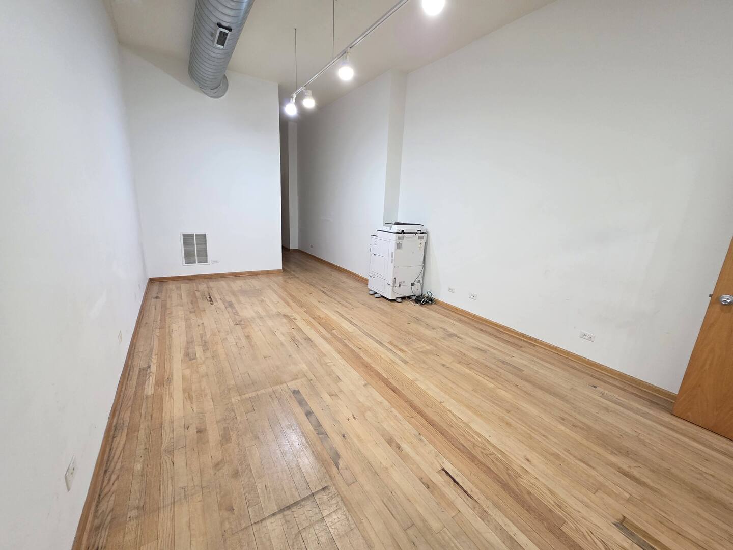 2243 W Belmont Avenue, Chicago, IL 60618