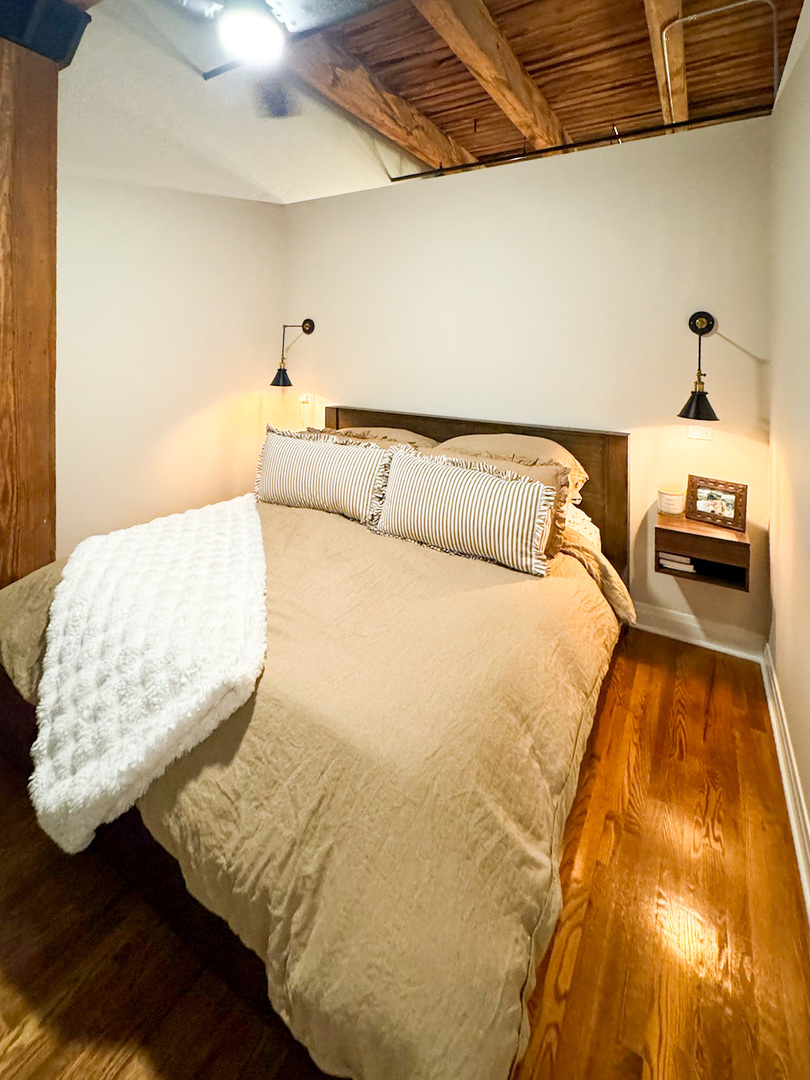 770 W Gladys Avenue #305, Chicago, IL 60661