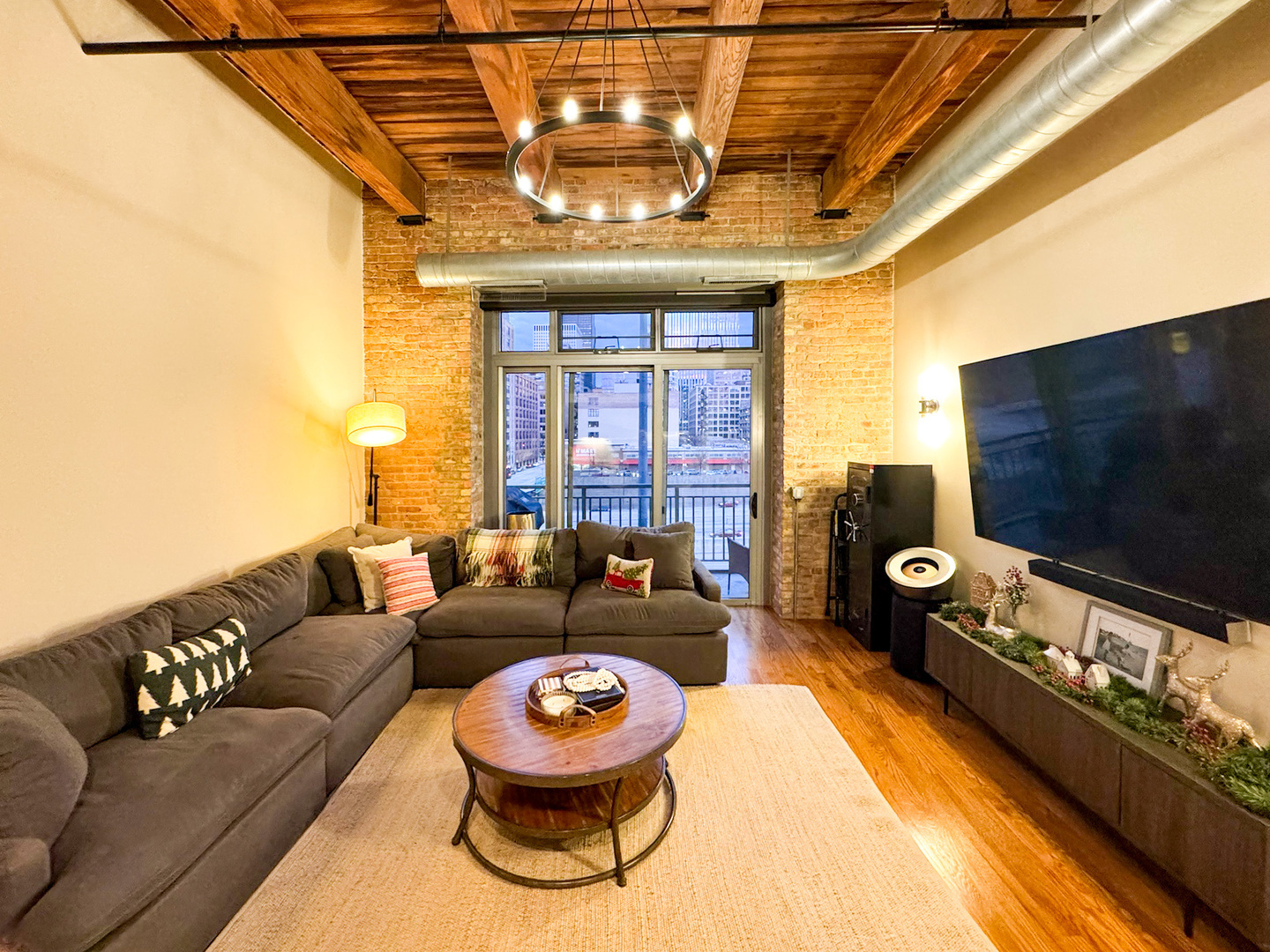 770 W Gladys Avenue #305, Chicago, IL 60661