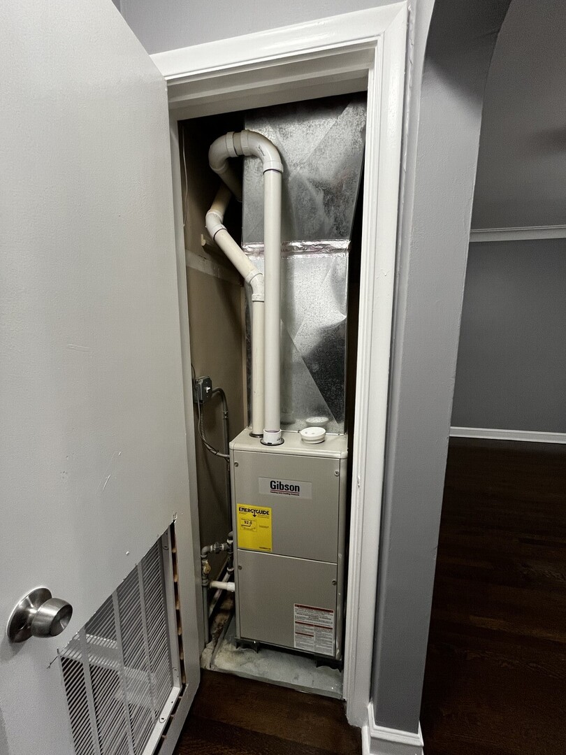 7016 S Artesian Avenue, Chicago, IL 60629