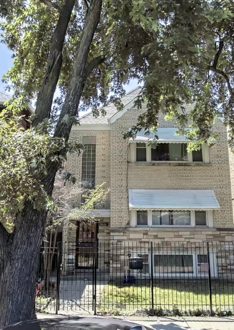 7016 S Artesian Avenue, Chicago, IL 60629