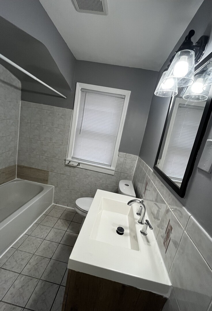 7016 S Artesian Avenue, Chicago, IL 60629