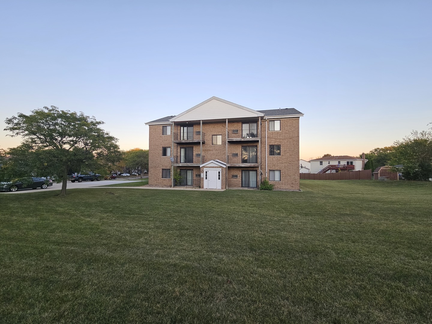 737 Lippert Lane #2N, Glendale Heights, IL 60139