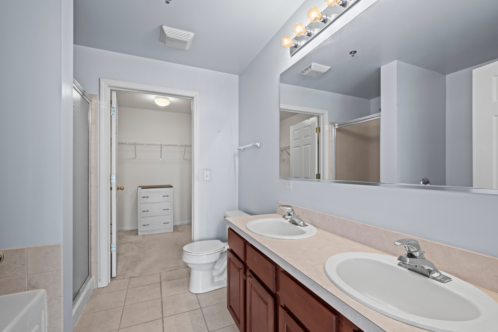 3115 Town Square Drive #206, Rolling Meadows, IL 60008