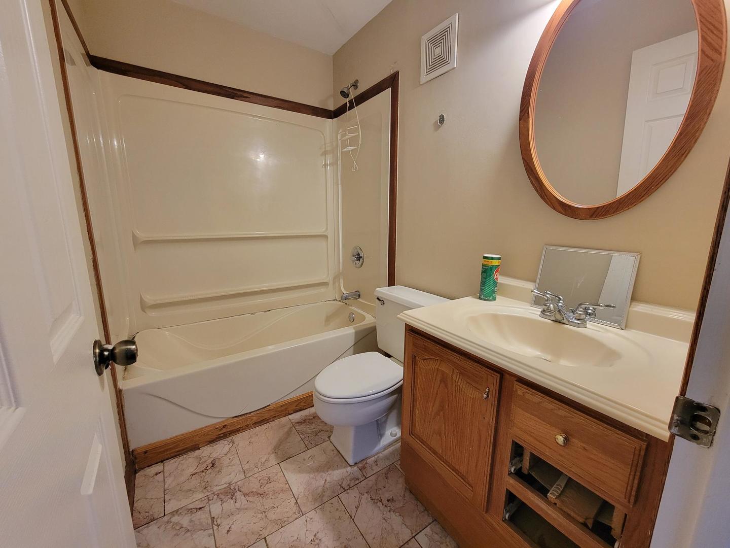 1043 S YORK Road #605, Bensenville, IL 60106