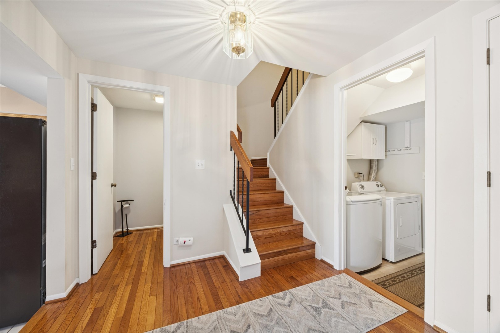 8065 Wildwood Lane, Darien, IL 60561