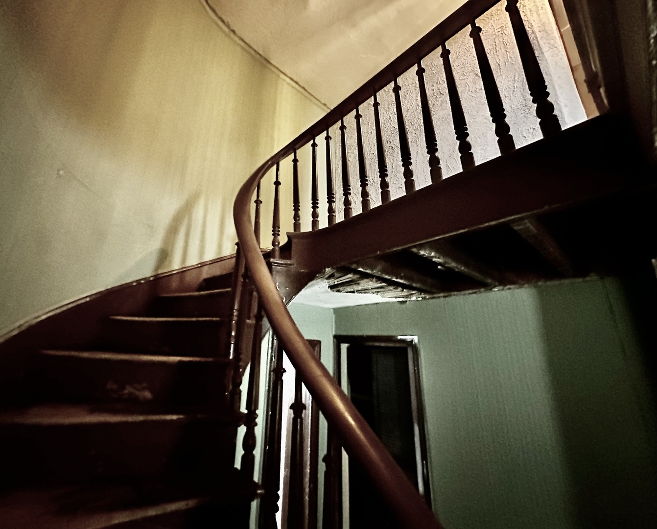 910 N Madison Street, Bloomington, IL 61701