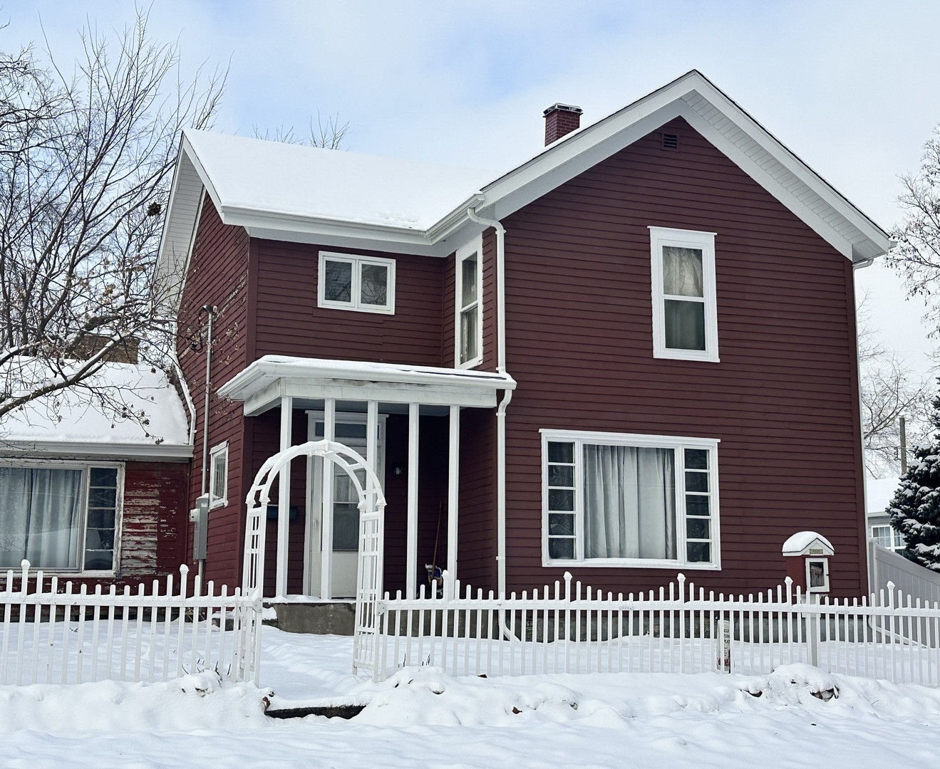 910 N Madison Street, Bloomington, IL 61701