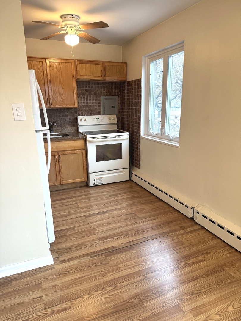 708 W Bittersweet Place #212, Chicago, IL 60613