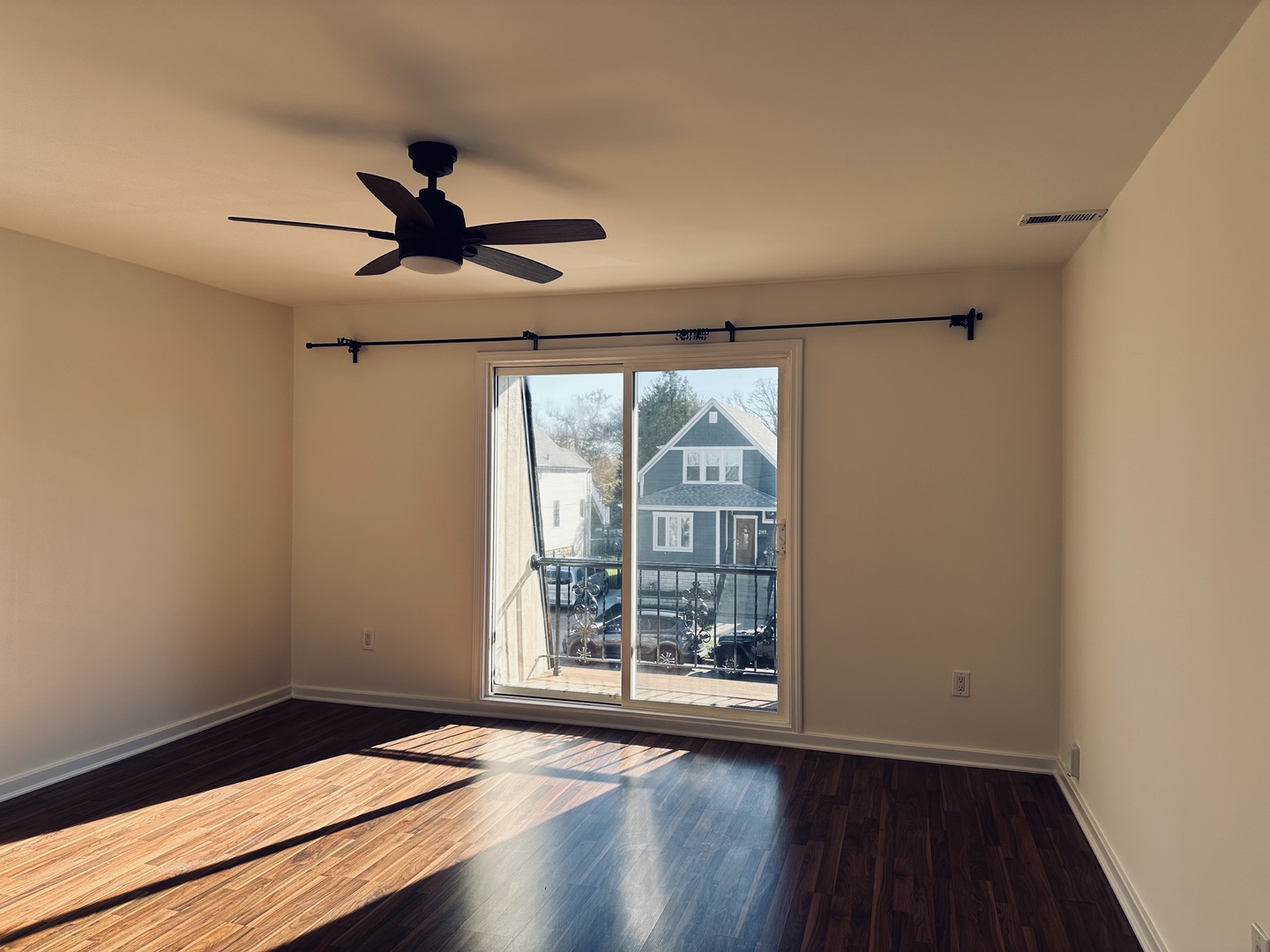 6734 W Dakin Street #2F, Chicago, IL 60634