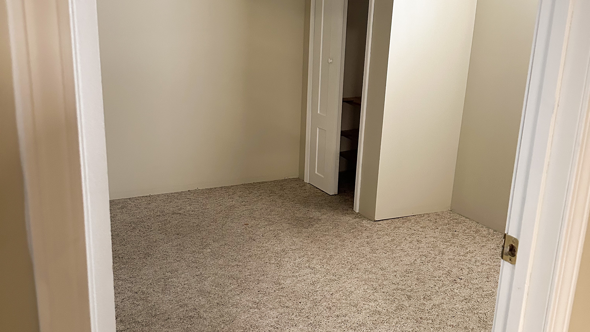 216 Brierhill Drive, Round Lake Park, IL 60073