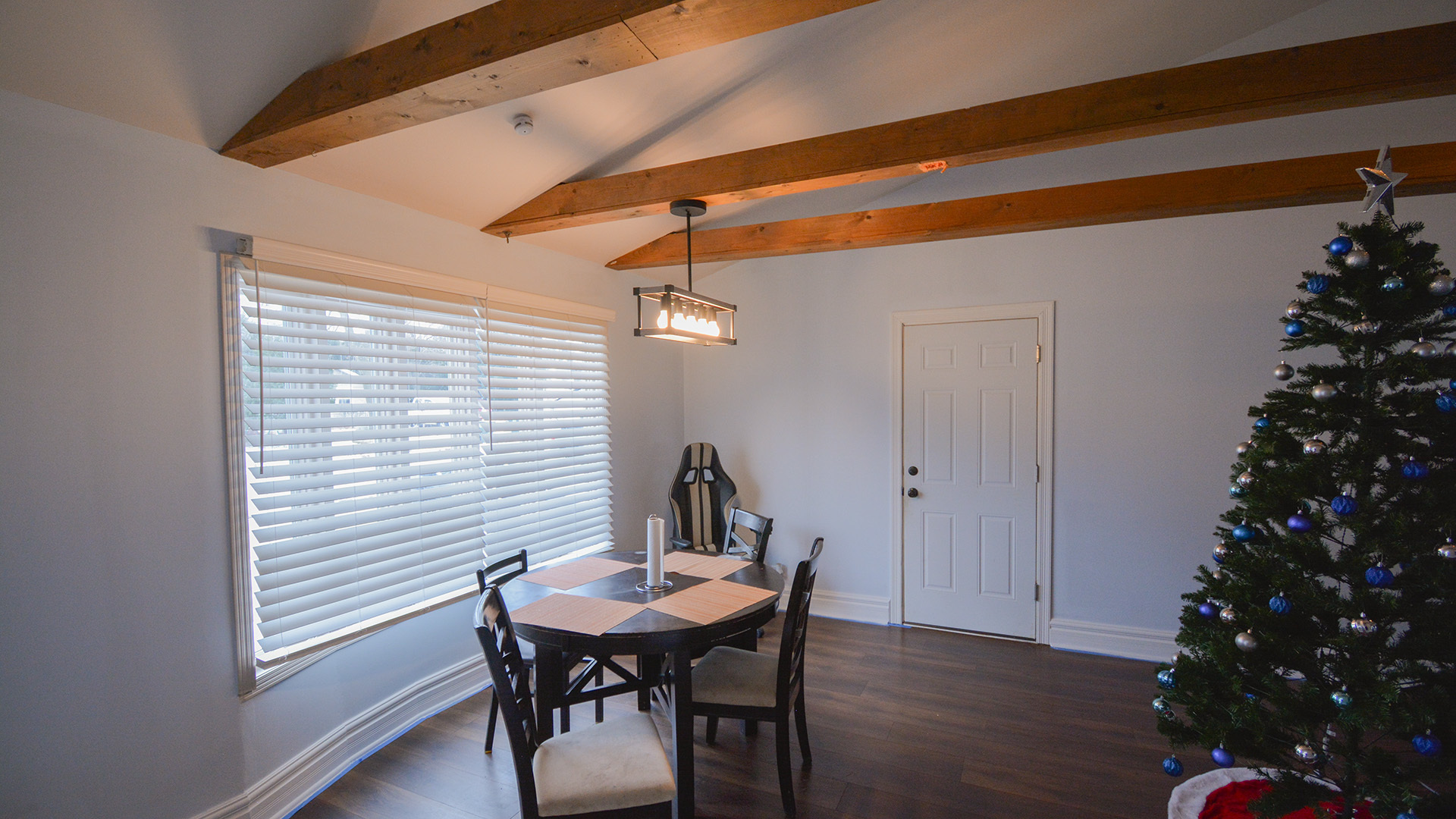 216 Brierhill Drive, Round Lake Park, IL 60073