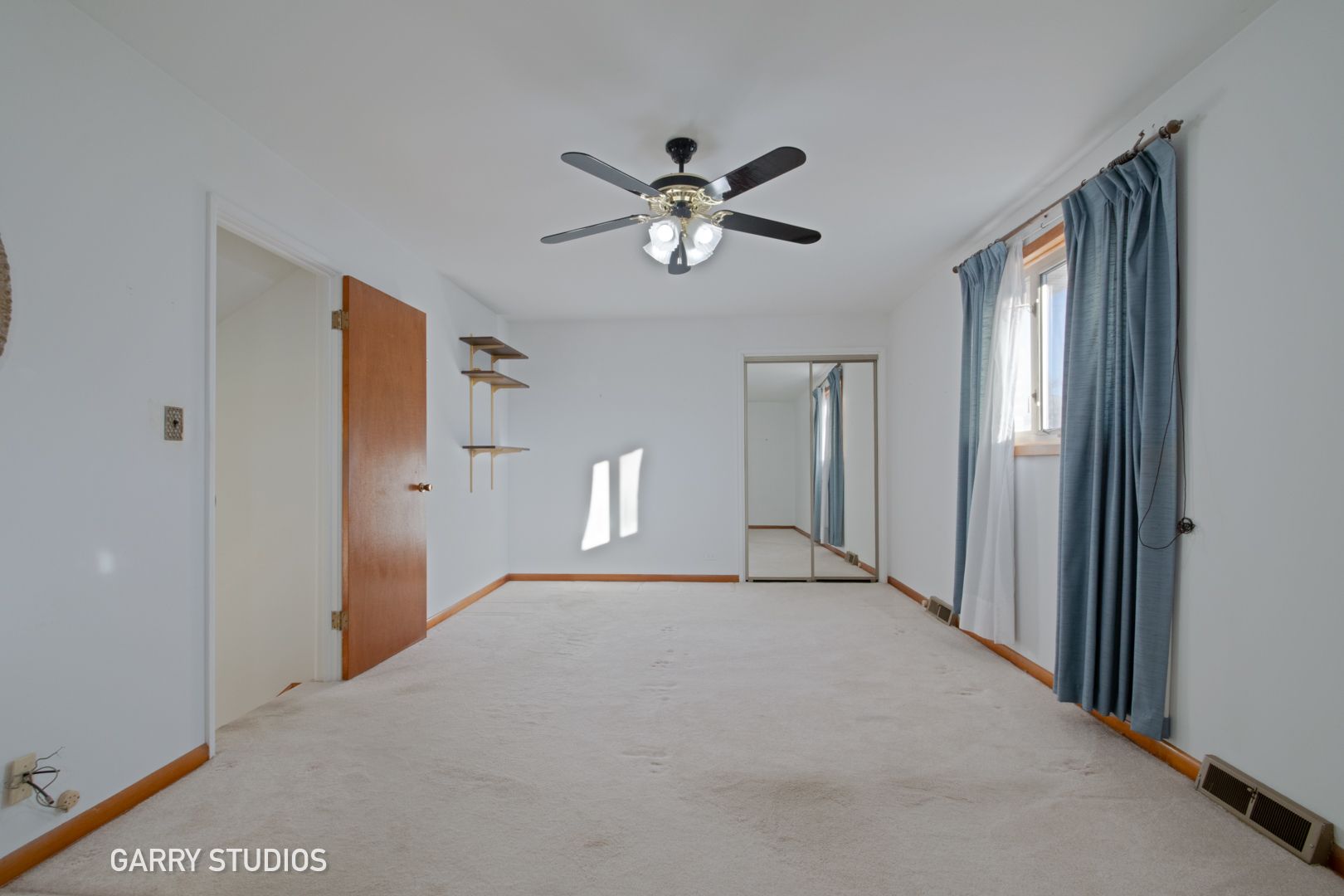 701 N Craig Place, Addison, IL 60101