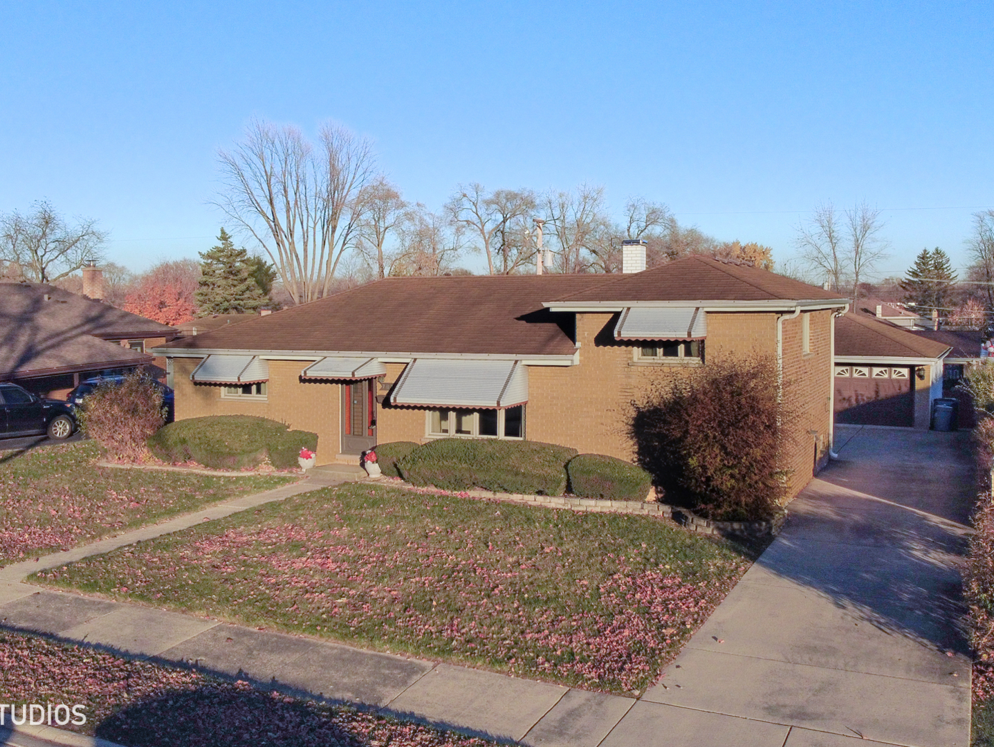 701 N Craig Place, Addison, IL 60101