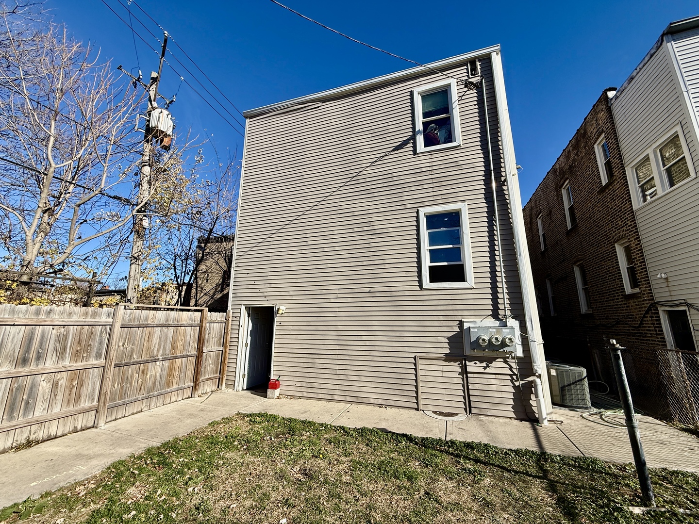 742 N Lawndale Avenue, Chicago, IL 60624