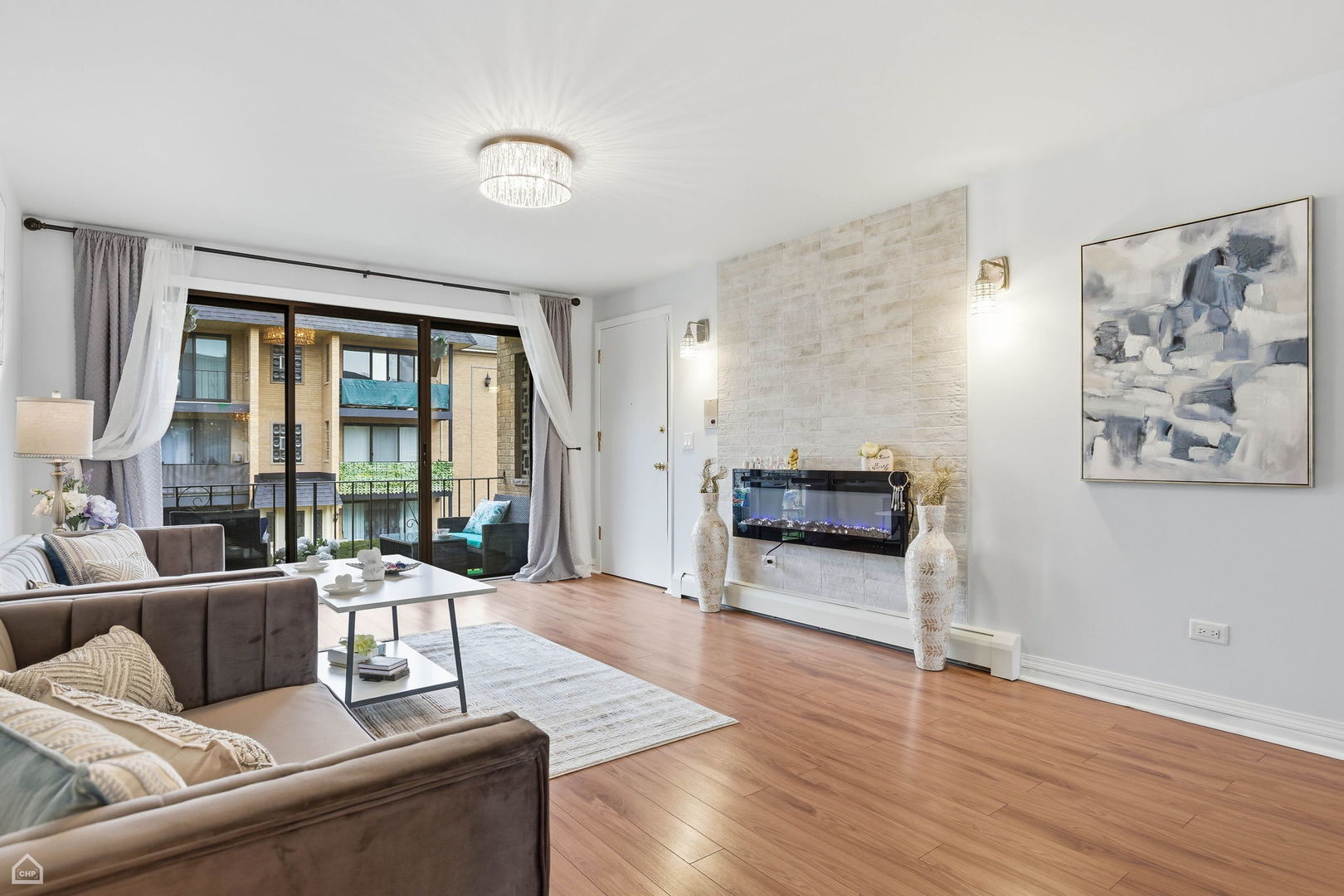 6568 W Roscoe Street #2N, Chicago, IL 60634