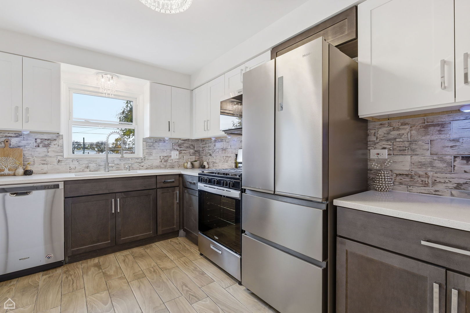 6568 W Roscoe Street #2N, Chicago, IL 60634