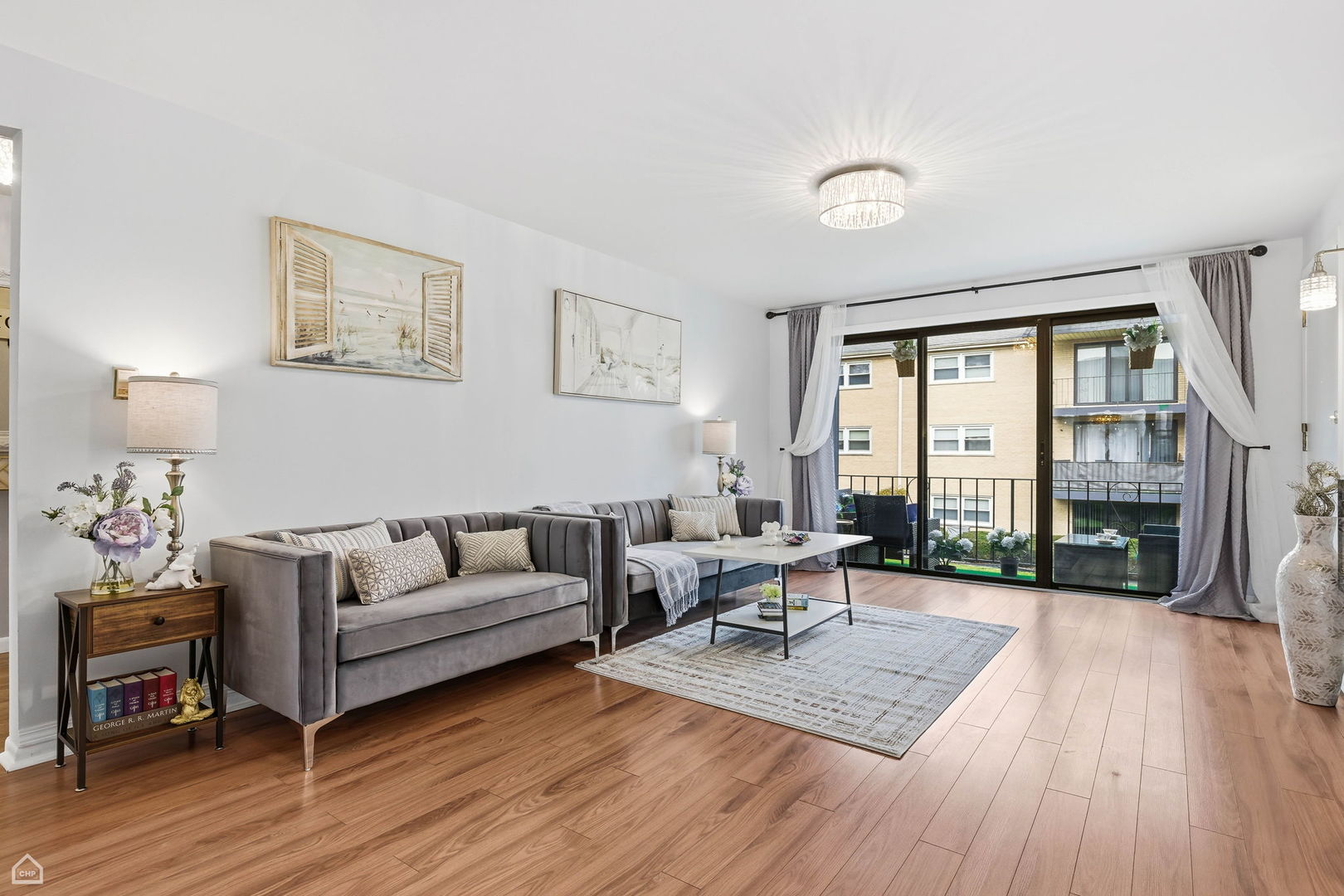 6568 W Roscoe Street #2N, Chicago, IL 60634