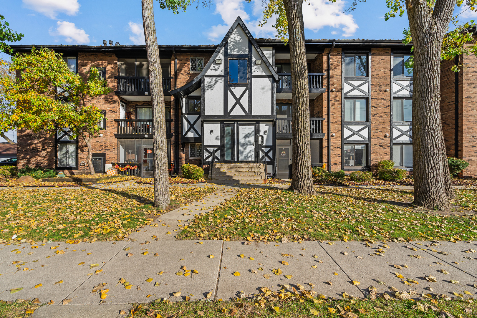 13615 Lavergne Avenue #110, Crestwood, IL 60418