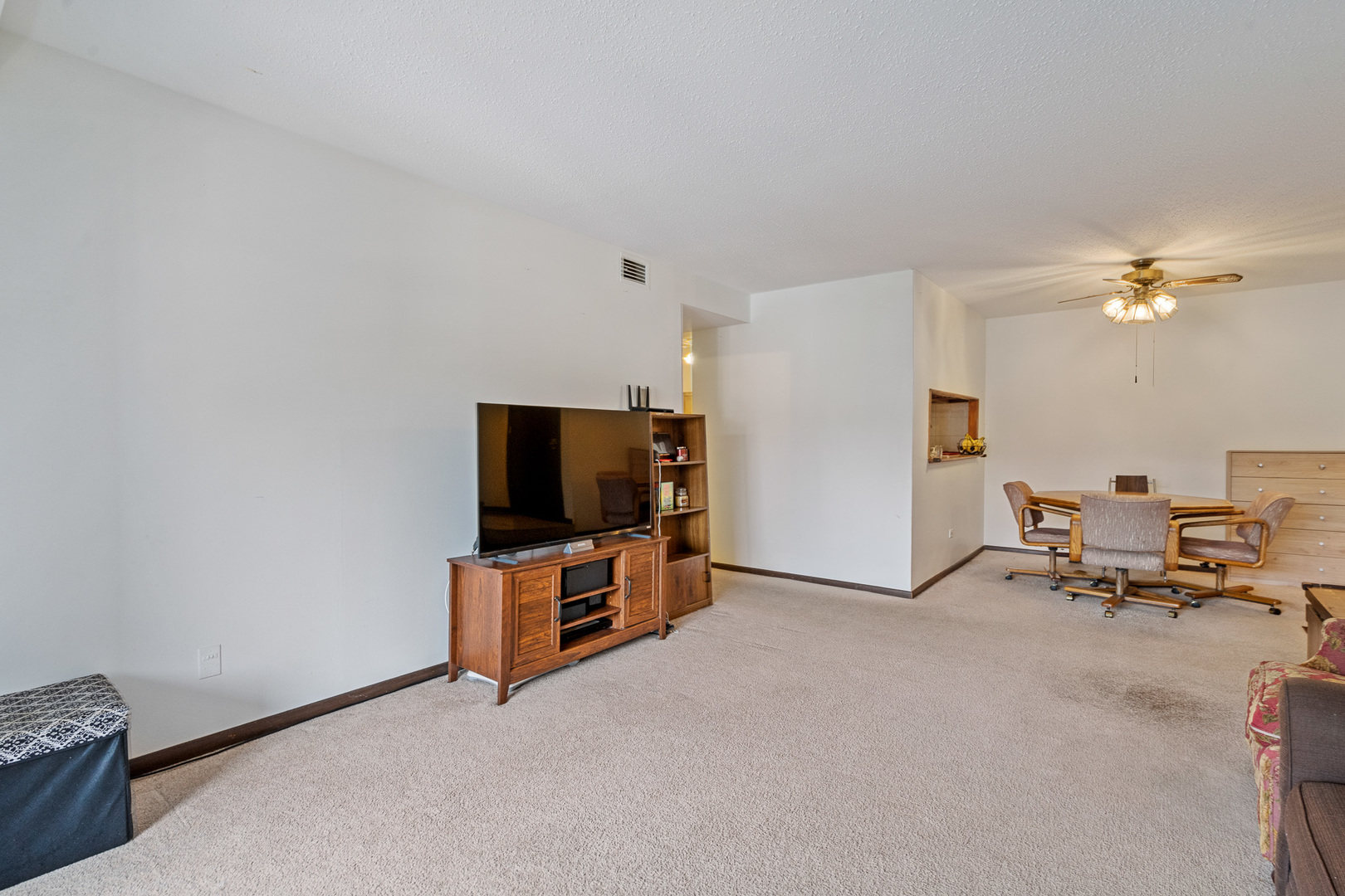 13615 Lavergne Avenue #110, Crestwood, IL 60418